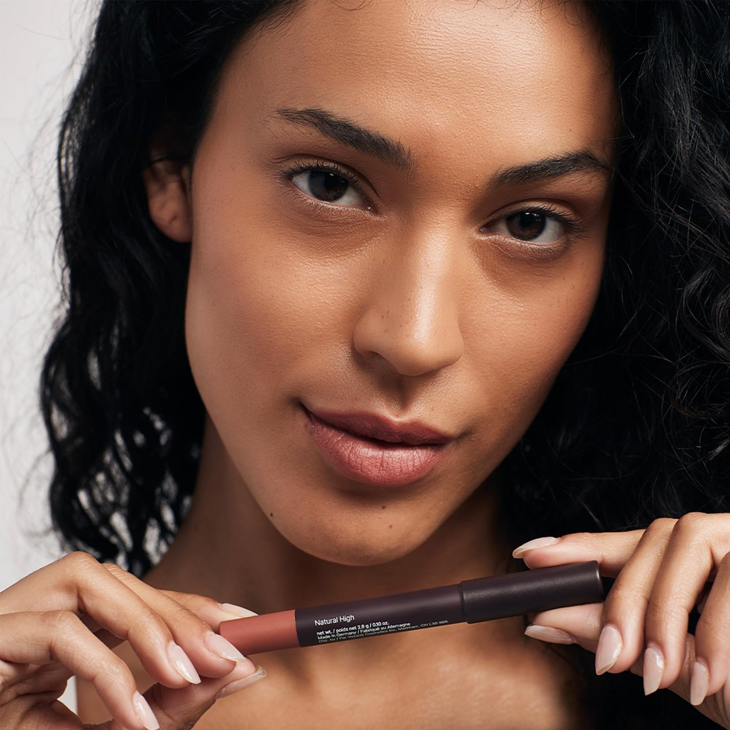 VASANTI Matte Crush Lipstick Pencil – Rosy Pout Medium Pink Brown – Soft, Velvety Matte Finish, Waterproof, Smooth Application – Natural, Vegan, Paraben-Free Lip Color