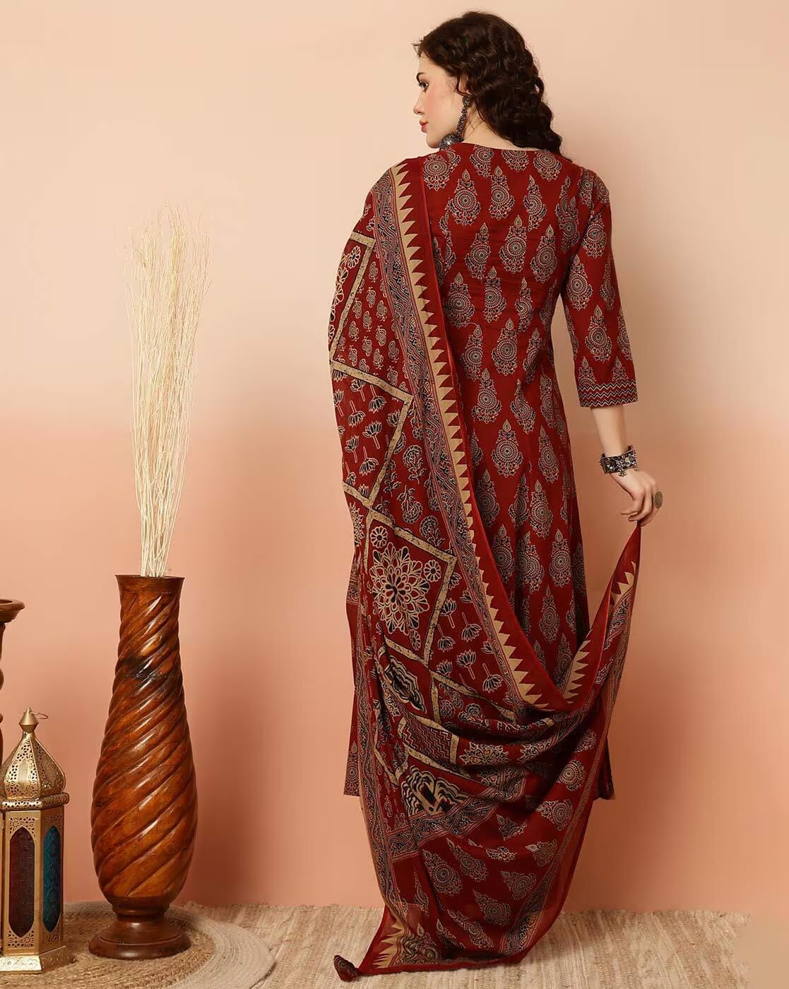 KLOSIA Women Printed Kurta and Pant Set with Dupatta