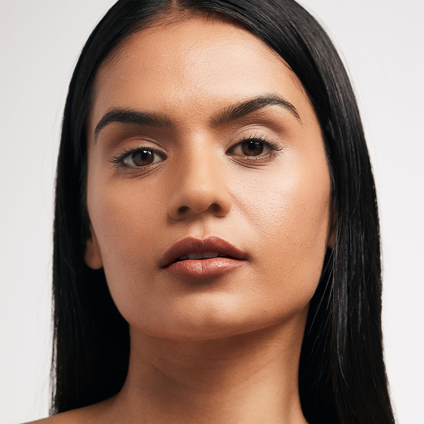 VASANTI Matte Crush Lipstick Pencil – Rosy Pout Medium Pink Brown – Soft, Velvety Matte Finish, Waterproof, Smooth Application – Natural, Vegan, Paraben-Free Lip Color