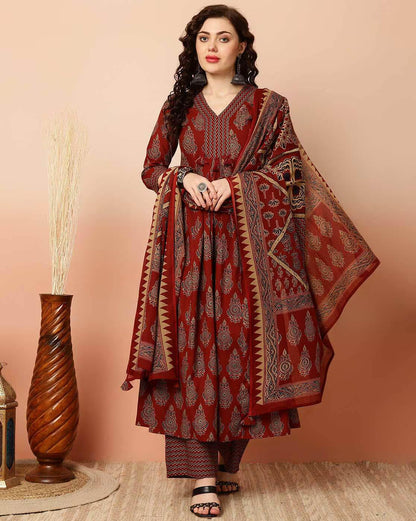 KLOSIA Women Printed Kurta and Pant Set with Dupatta