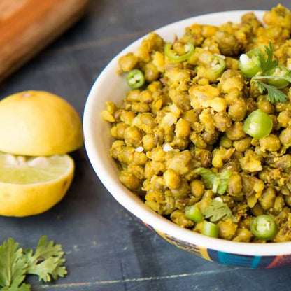 Rani Moong Whole (Ideal for cooking & sprouting, Whole Mung Beans with skin) Lentils Indian 64oz (4lbs) 1.81kg Bulk ~ All Natural | Gluten Friendly | Non-GMO | Kosher | Vegan | Indian Origin